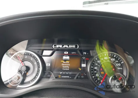 2021 Ram 1500 Laramie 4X4 5'7 Box z USA, uszkodzony, nr VIN 1C6SRFJT9MN621022